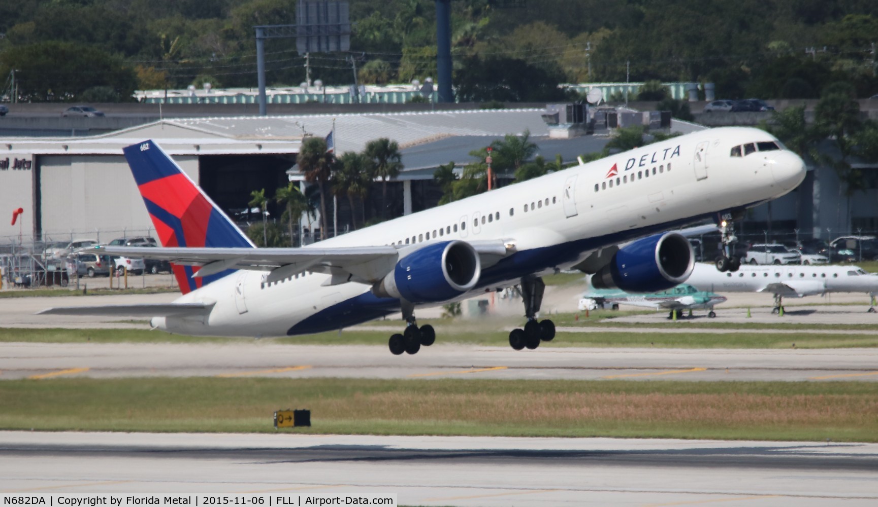 N682DA, 1993 Boeing 757-232 C/N 26958, Delta