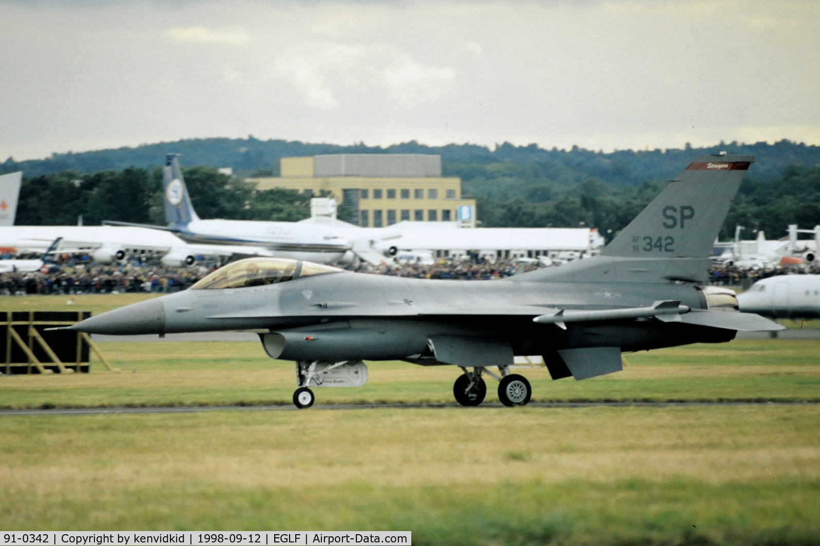 91-0342, General Dynamics F-16C Fighting Falcon C/N CC-40, Taxying for take off at the 1998 Farnborough International Air Show.