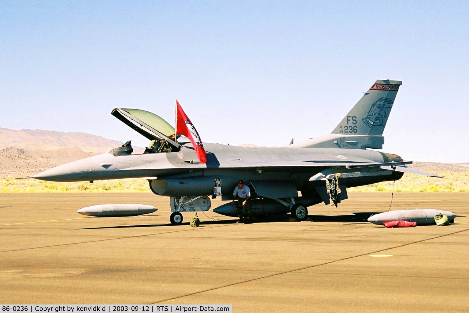 86-0236, General Dynamics F-16C Fighting Falcon C/N 5C-342, At the 2003 Reno Air Races.
Arkansas ANG.