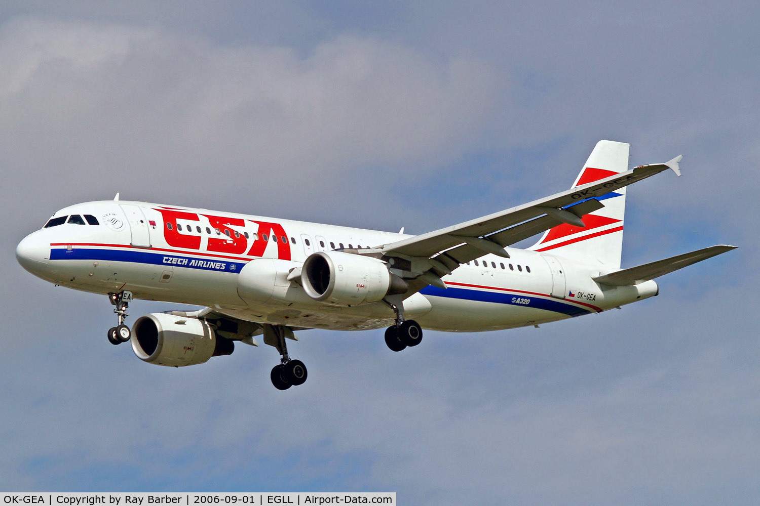 OK-GEA, 2001 Airbus A320-214 C/N 1439, Airbus A320-214 [1439] (CSA Czech Airlines) Heathrow~G 01/09/2006. On finals 27L.. Former scheme.