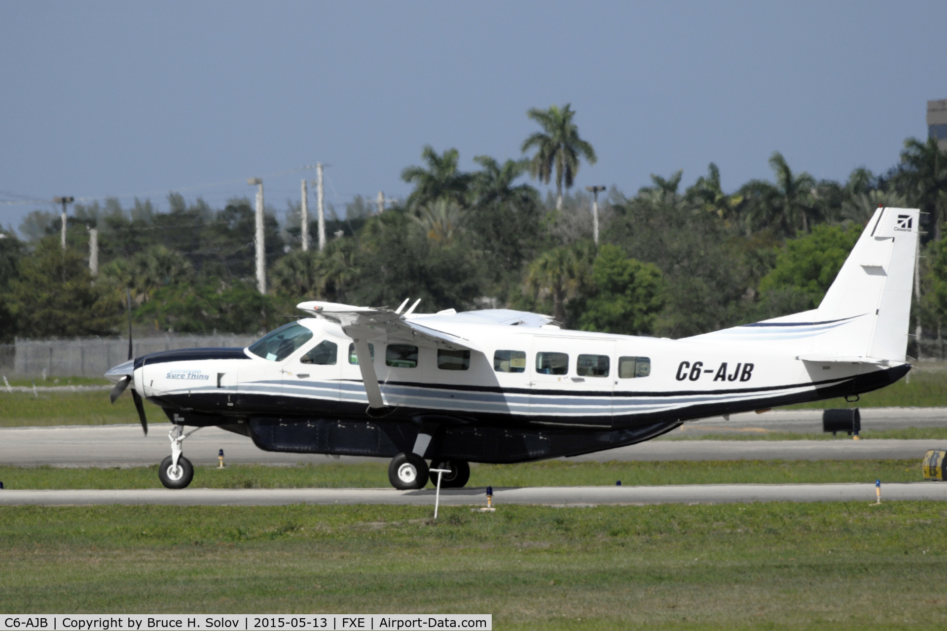 C6-AJB, 2003 Cessna 208B  Grand Caravan C/N 2008B1009, awaiting departure