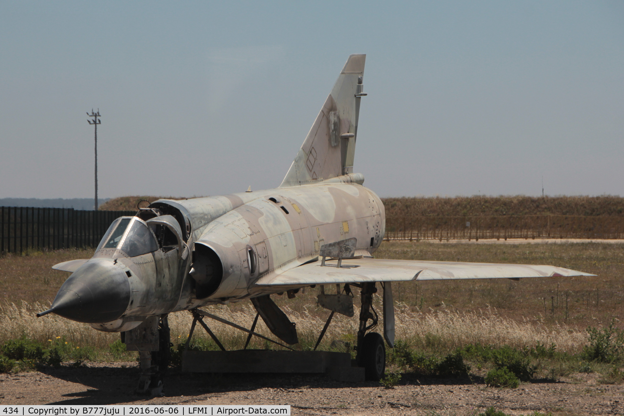 434, Dassault Mirage IIIE C/N 434, at Istres, for training