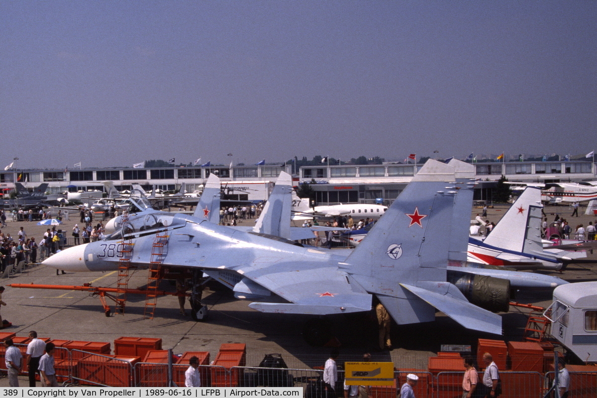 389, Sukhoi Su-27UB C/N 25389, Sukhoi Su-27UB Flanker-C fighter at Le Bourget, 1989