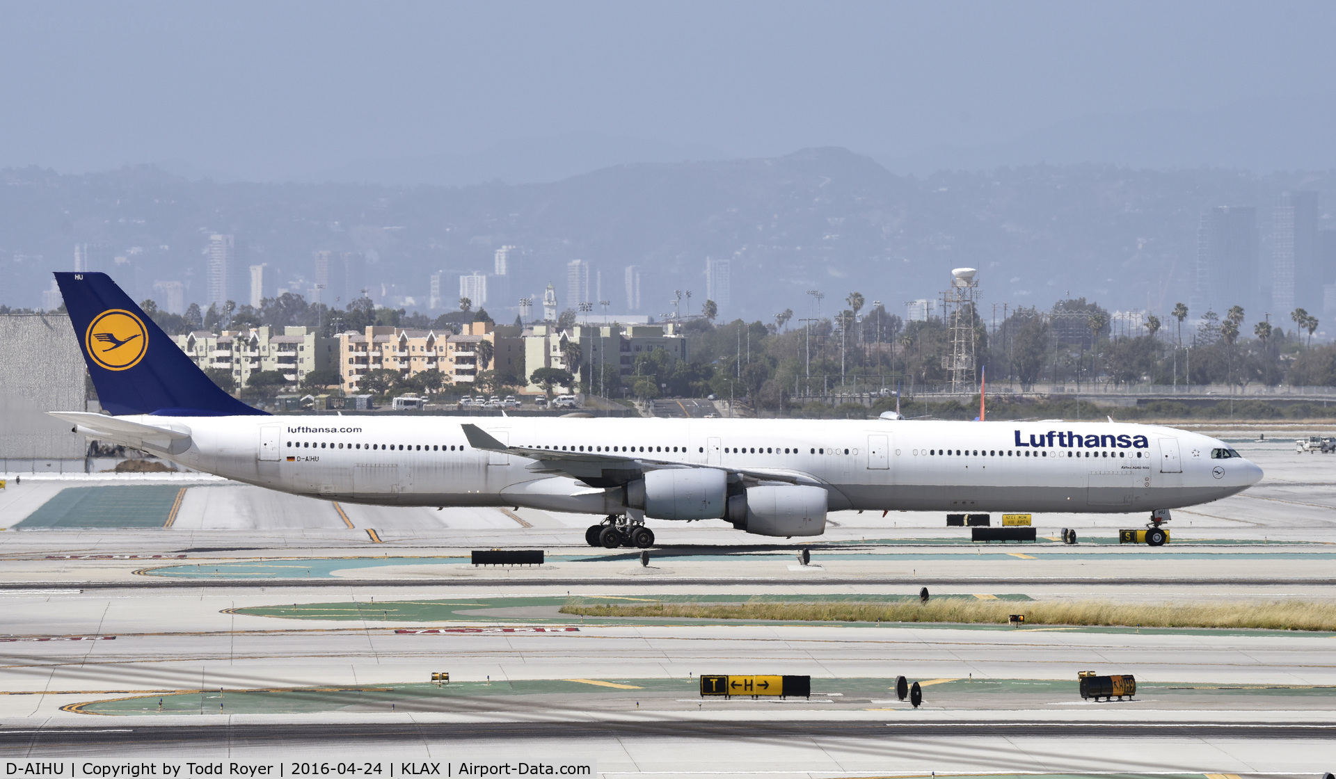 D-AIHU, 2008 Airbus A340-642 C/N 848, Taxiing to gate at LAX