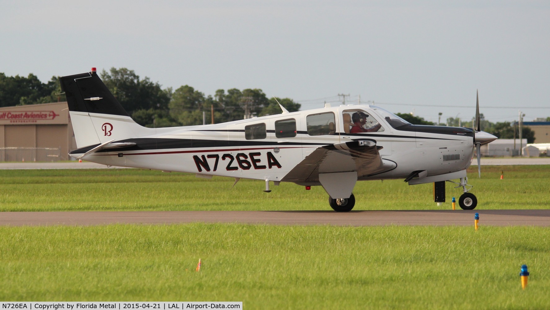 N726EA, Hawker Beechcraft Corp G36 Bonanza C/N E-3943, Beech G36