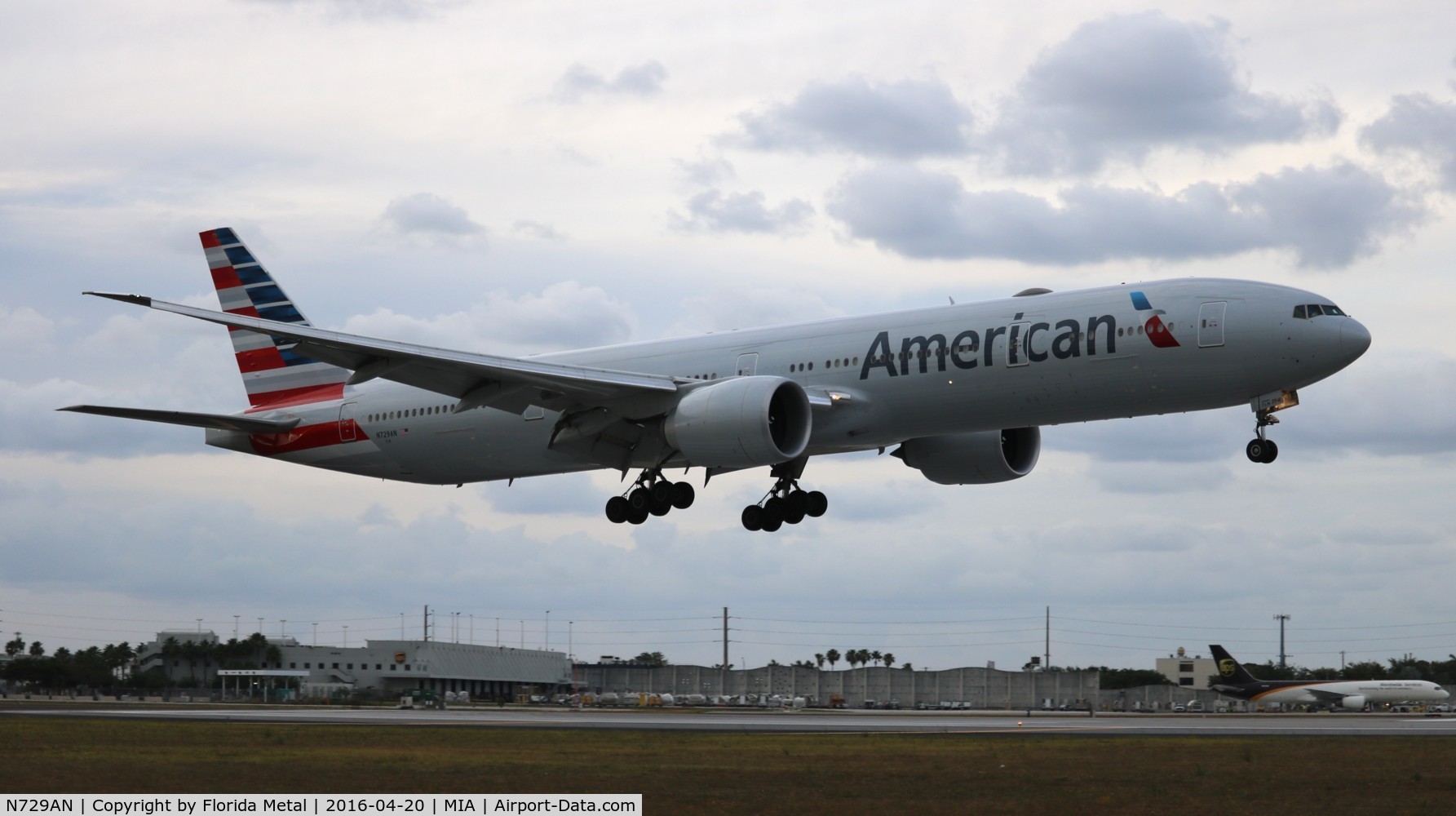 N729AN, 2014 Boeing 777-323/ER C/N 33127, American