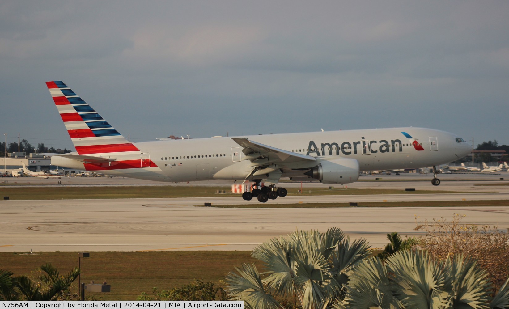 N756AM, 2001 Boeing 777-223 C/N 30264, American