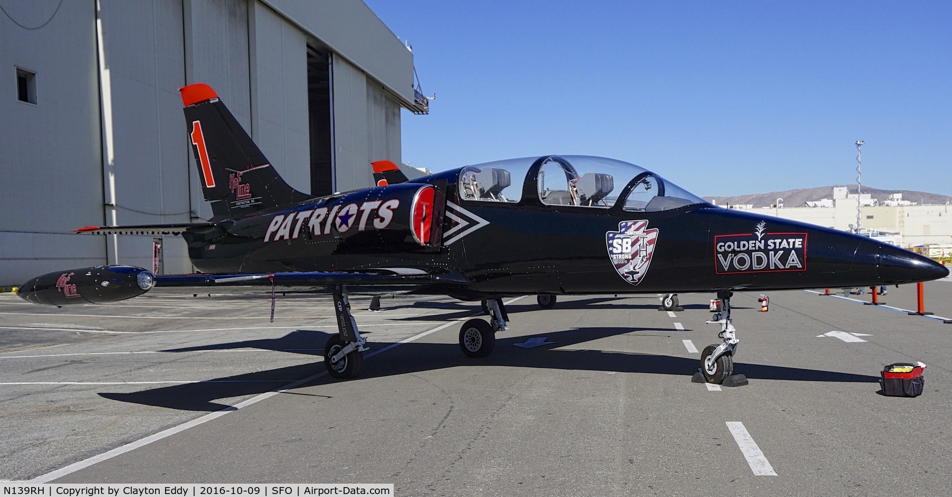 N139RH, 1984 Aero L-39 Albatros C/N 433129, United Airlines family day. 2016.