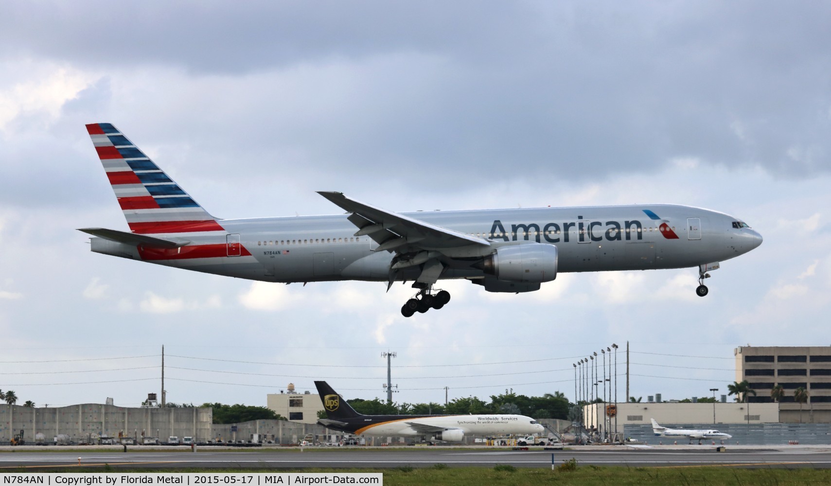 N784AN, 2000 Boeing 777-223 C/N 29588, American