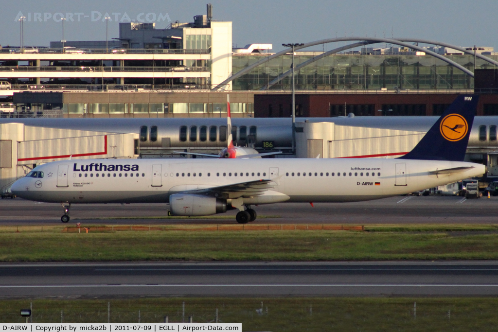 D-AIRW, 1997 Airbus A321-131 C/N 0699, Taxiing
