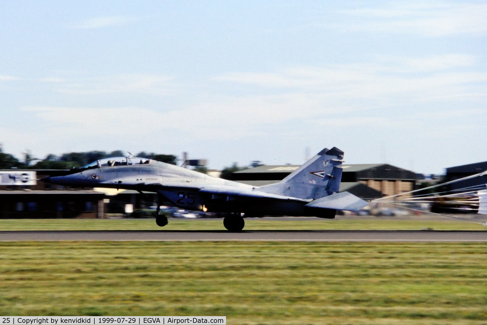 25, Mikoyan-Gurevich MiG-29UB Fulcrum C/N N50902027146, Arriving at the 1999 RIAT.