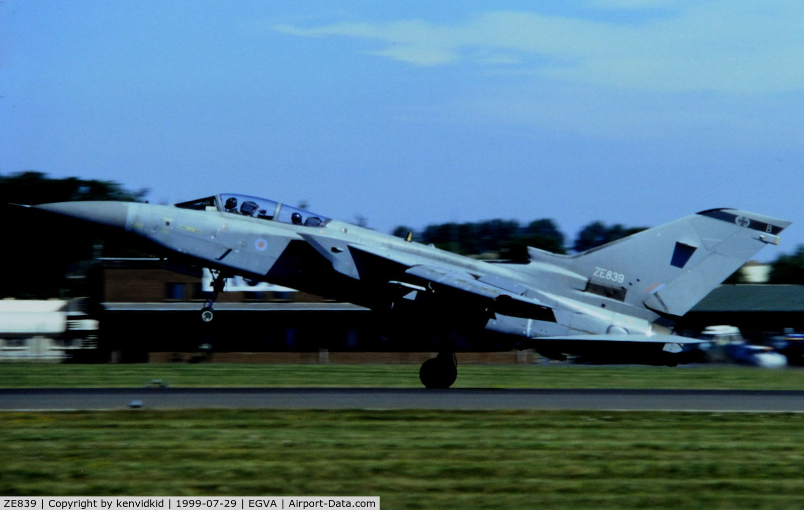 ZE839, 1988 Panavia Tornado F.3 C/N 733/AS082/3334, Arriving at the 1999 RIAT.