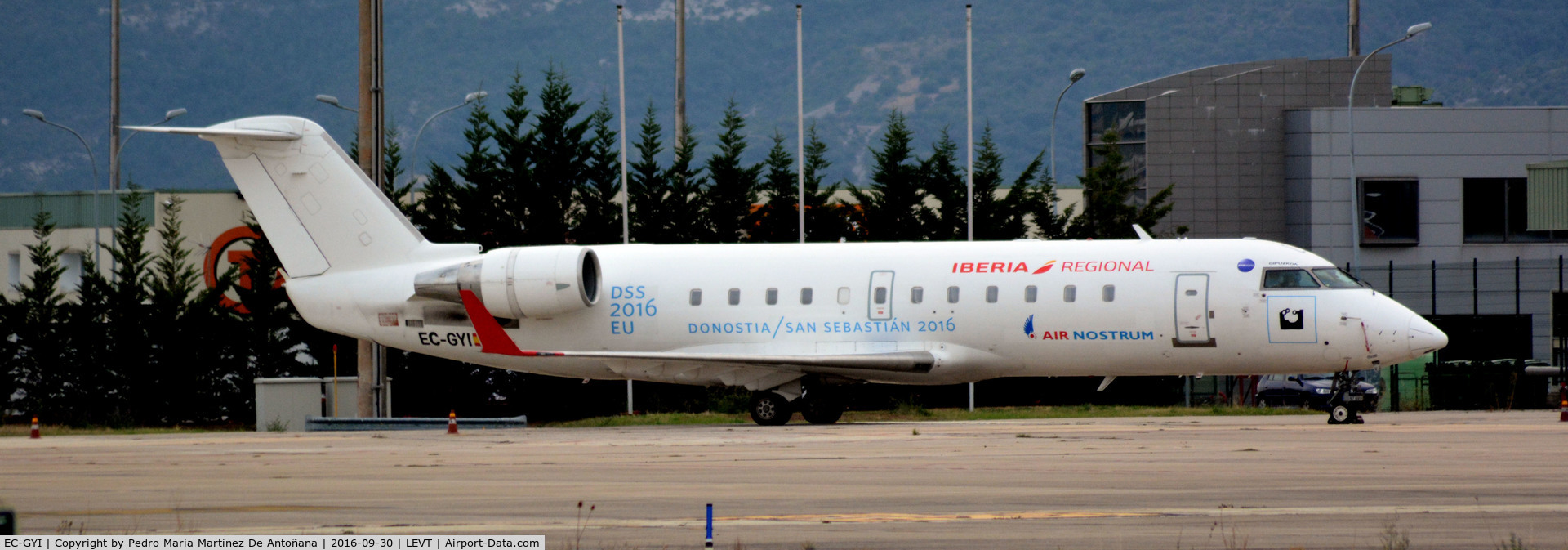 EC-GYI, 1998 Canadair CRJ-200ER (CL-600-2B19) C/N 7249, Foronda - Vitoria-Gasteiz - España