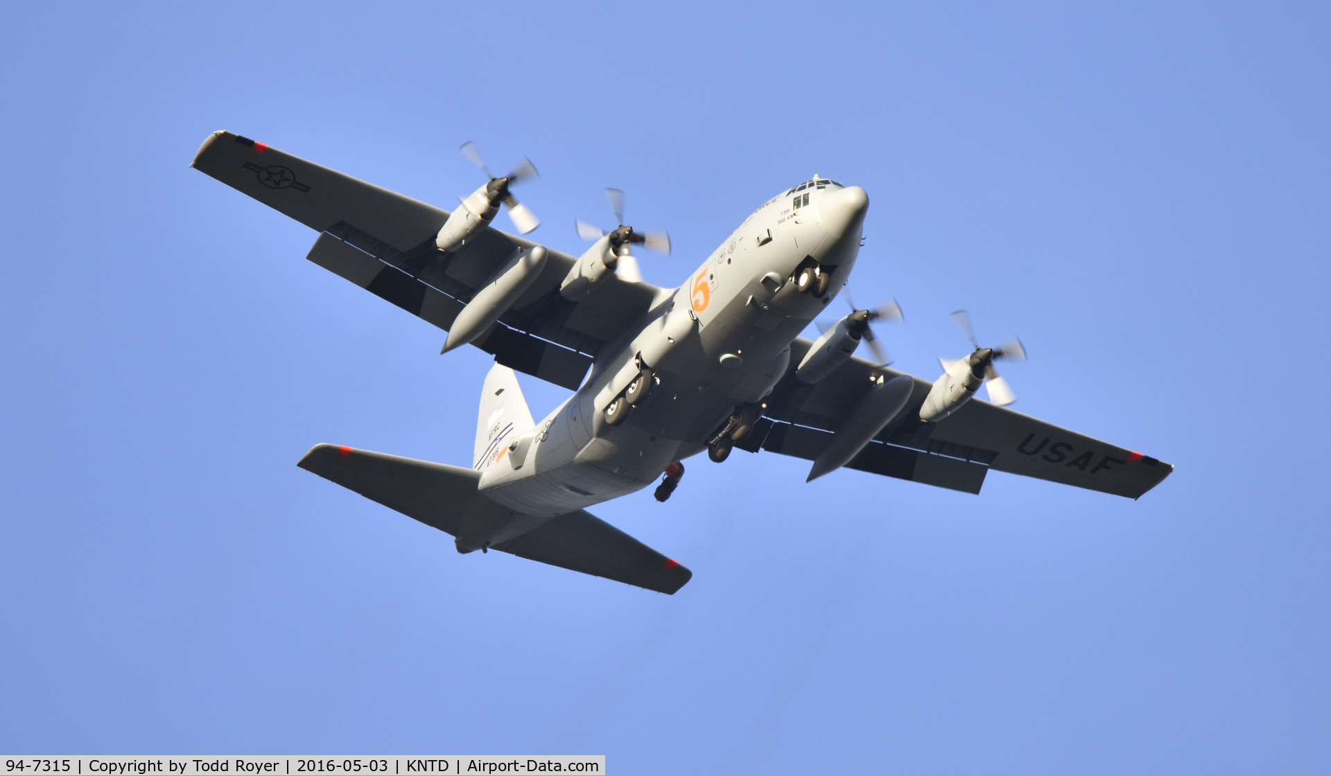 94-7315, Lockheed C-130H C/N 382-5389, Returning to NTD after a fire fighting training mission