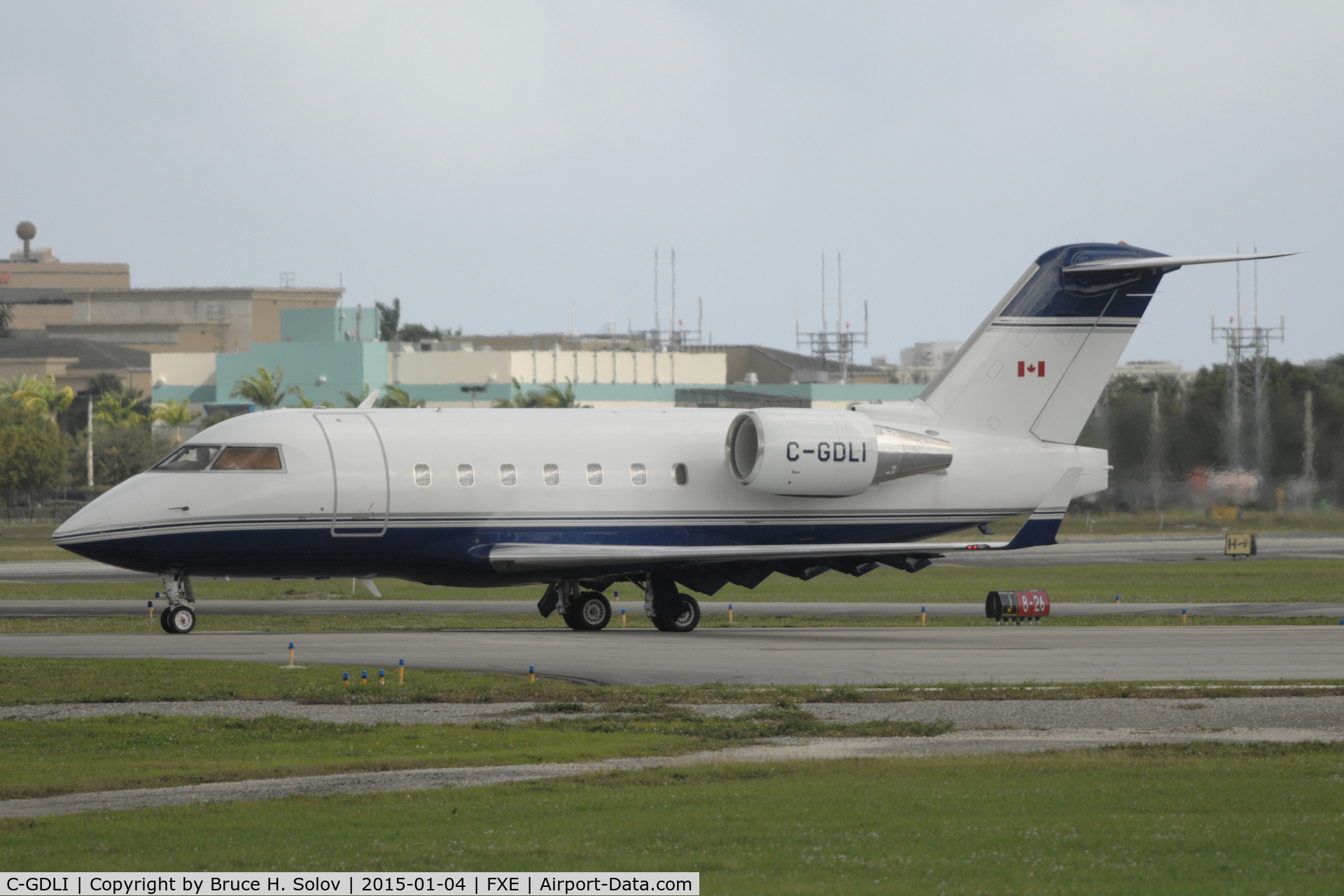 C-GDLI, 1995 Canadair Challenger 601-3R (CL-600-2B16) C/N 5179, awaiting departure from FXE