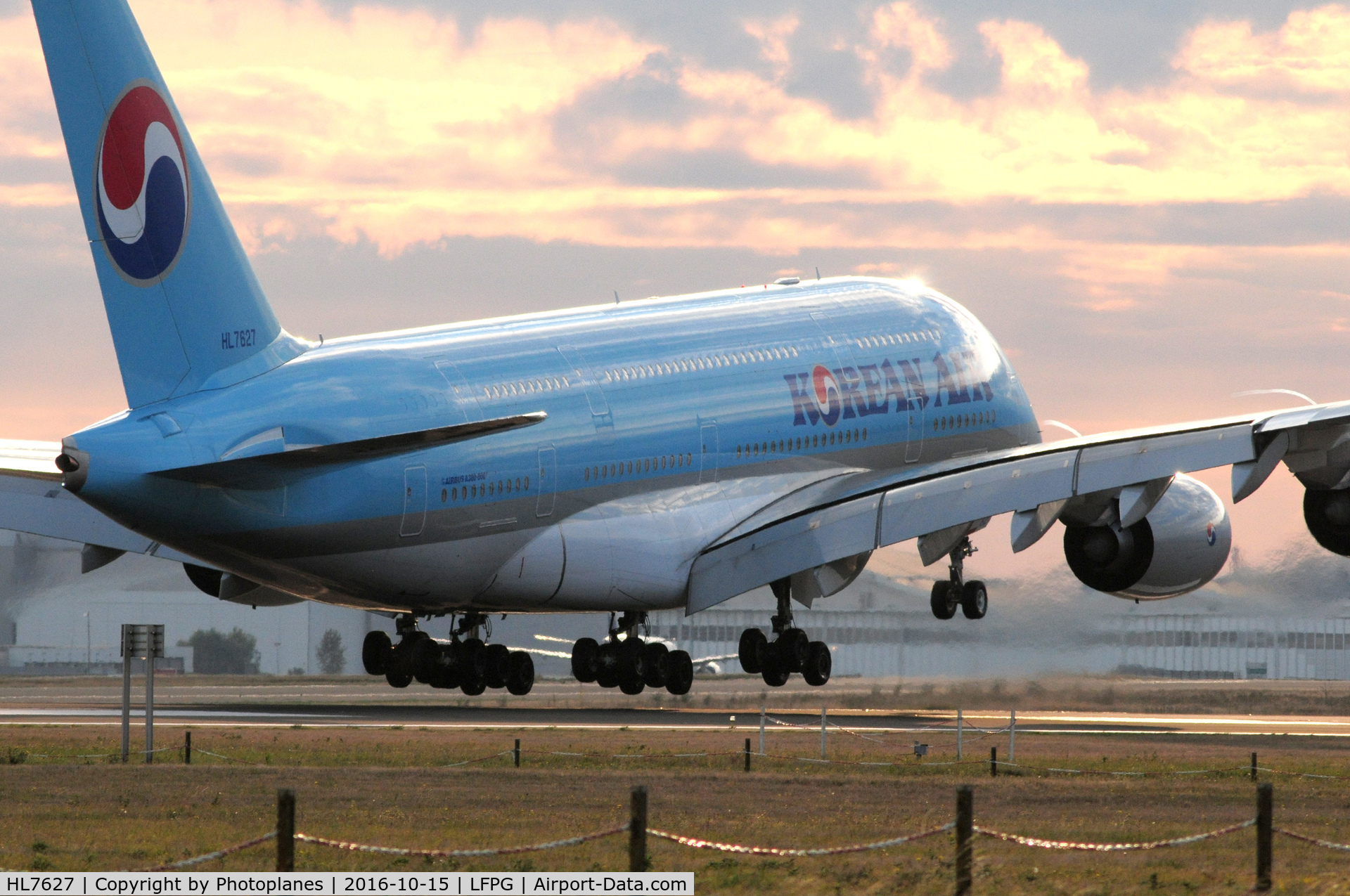 HL7627, 2013 Airbus A380-861 C/N 0130, CDG landing