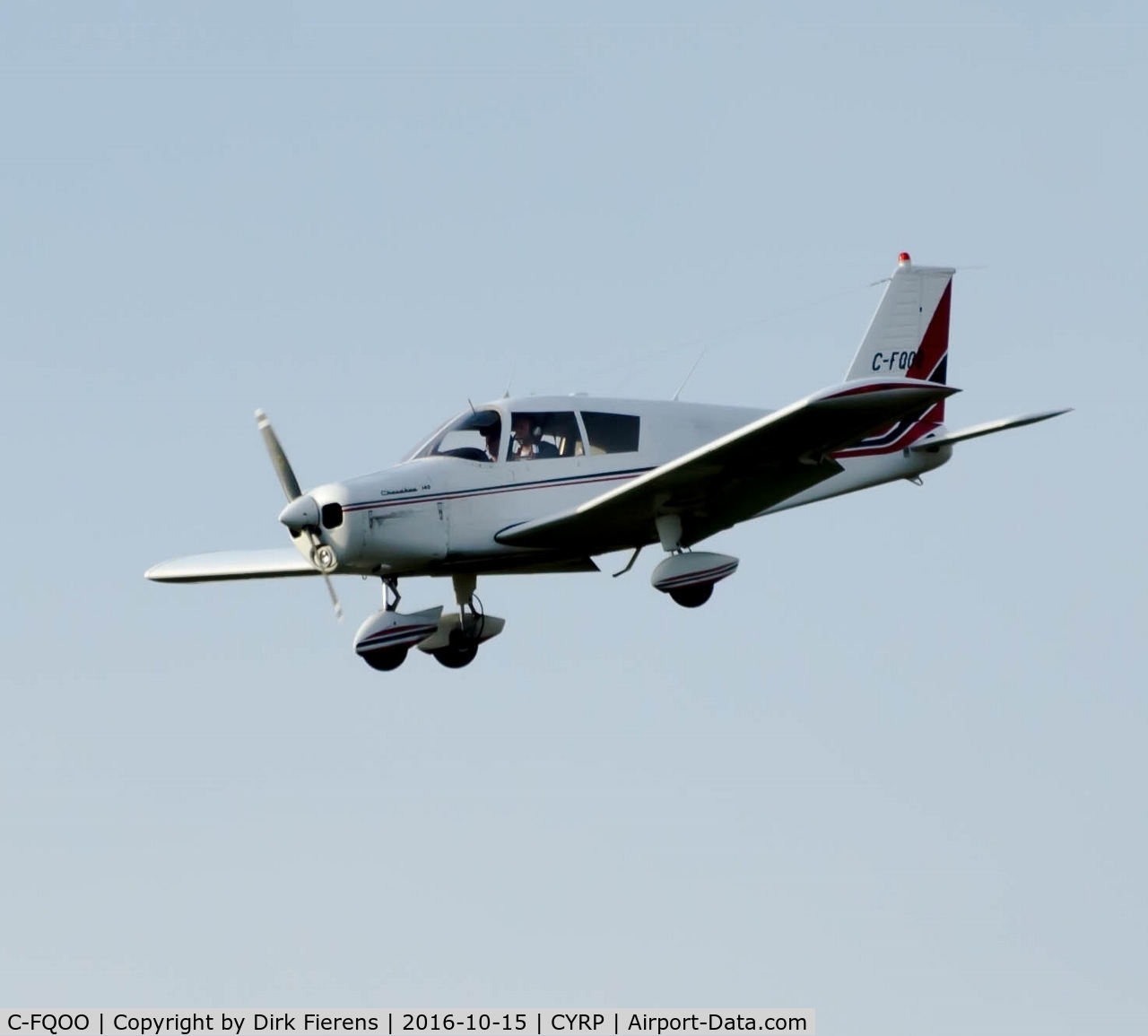 C-FQOO, 1967 Piper PA-28-140 C/N 28-23512, Approaching rwy 04.