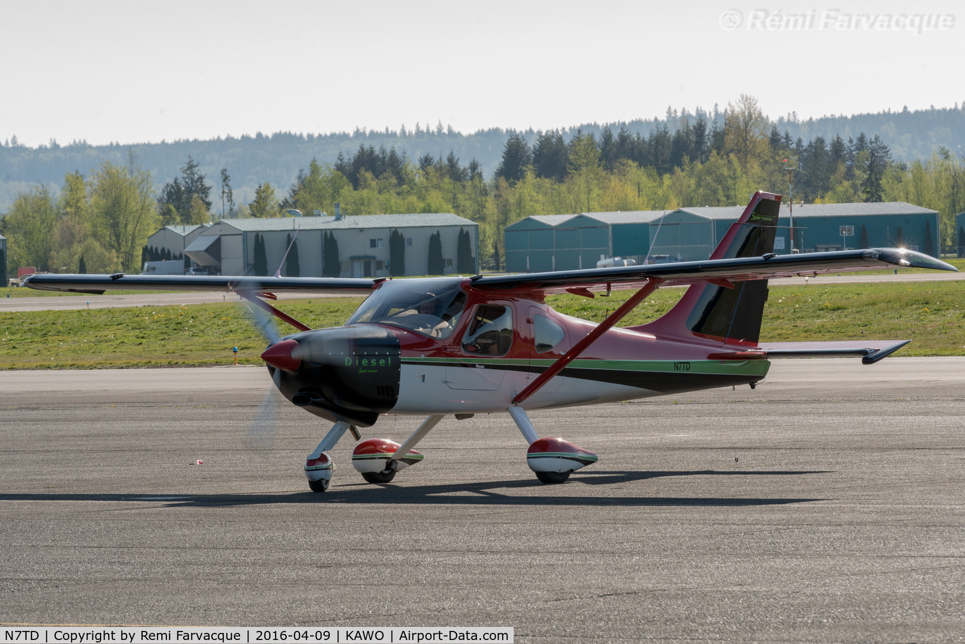 N7TD, 2014 Glasair GS-2 Sportsman C/N 7371, Taxiing off runway.