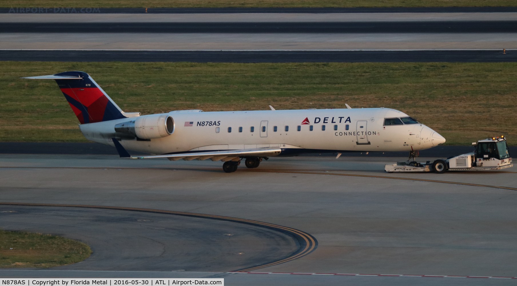 N878AS, 2002 Bombardier CRJ-200ER (CL-600-2B19) C/N 7590, Delta Connection