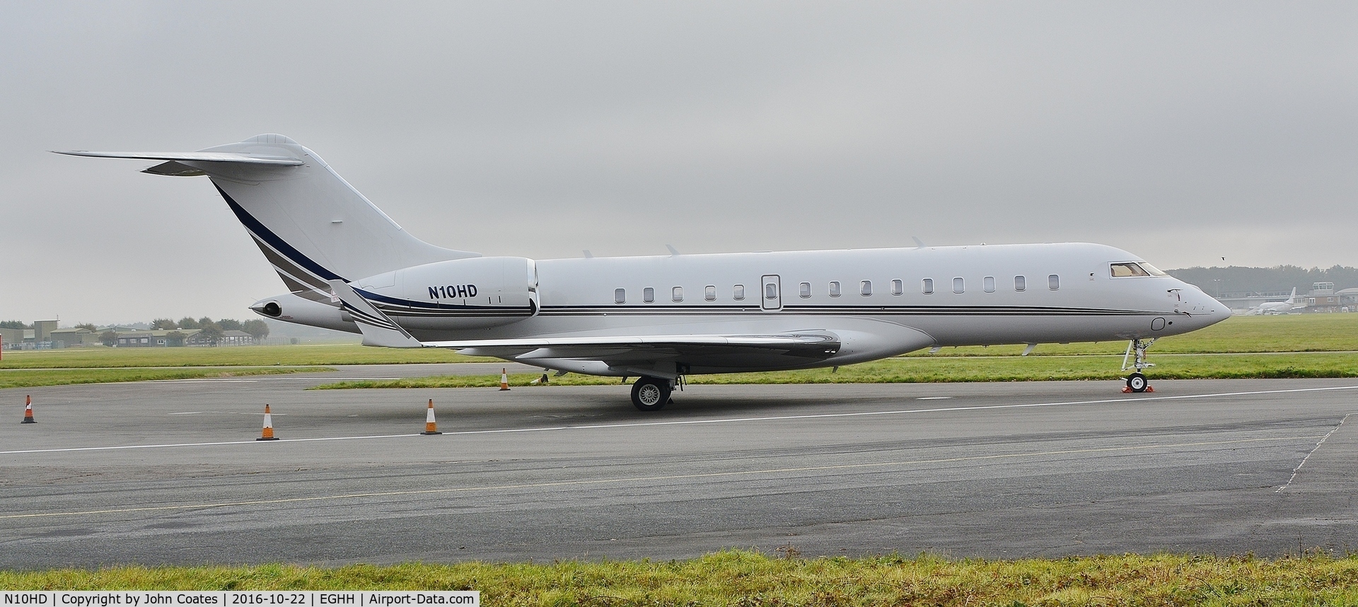 N10HD, 2015 Bombardier BD-700-1A10 Global 6000 C/N 9682, Visitor at Signatures