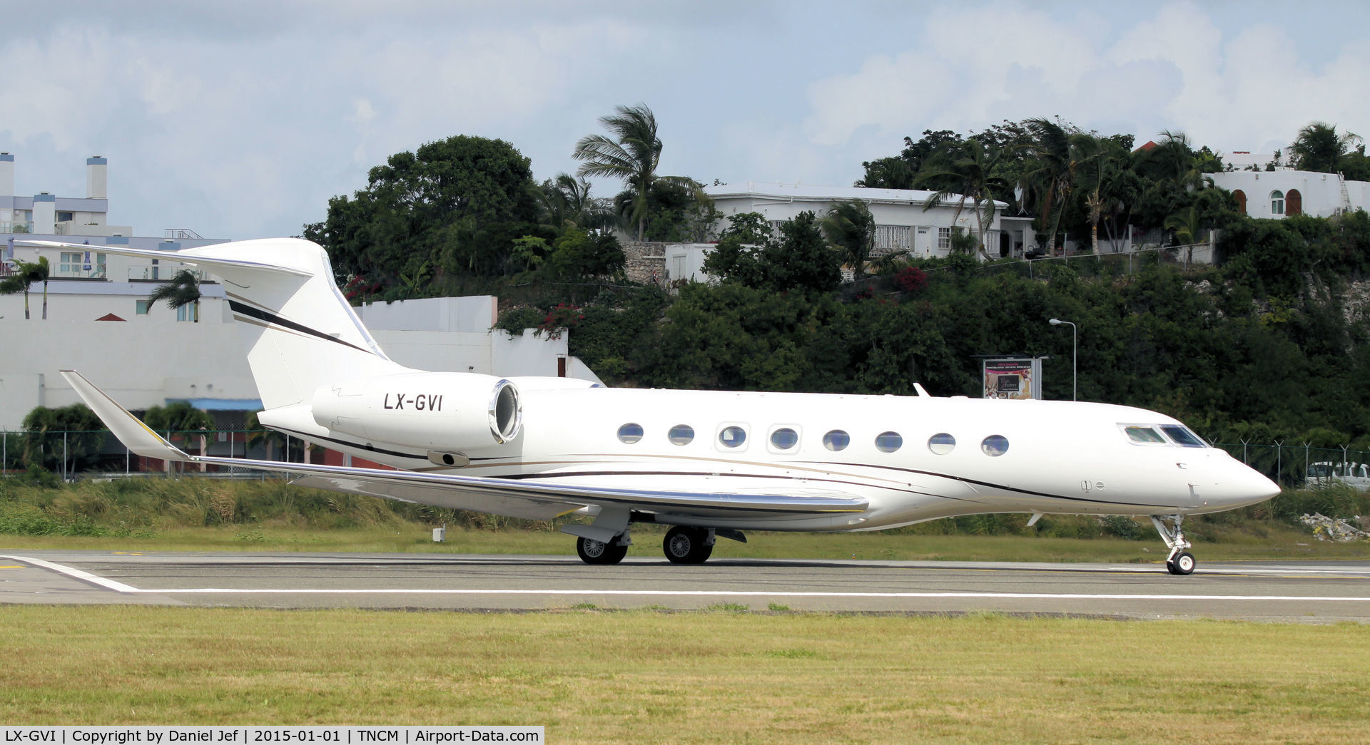 LX-GVI, 2014 Gulfstream Aerospace G650 (G-VI) C/N 6095, LX-GVI departing TNCM