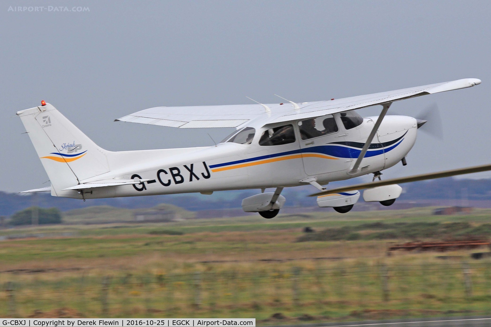 G-CBXJ, 1999 Cessna 172S Skyhawk C/N 172S8125, Skyhawk, Caernarfon based, previously N2391J, seen departing runway 07.