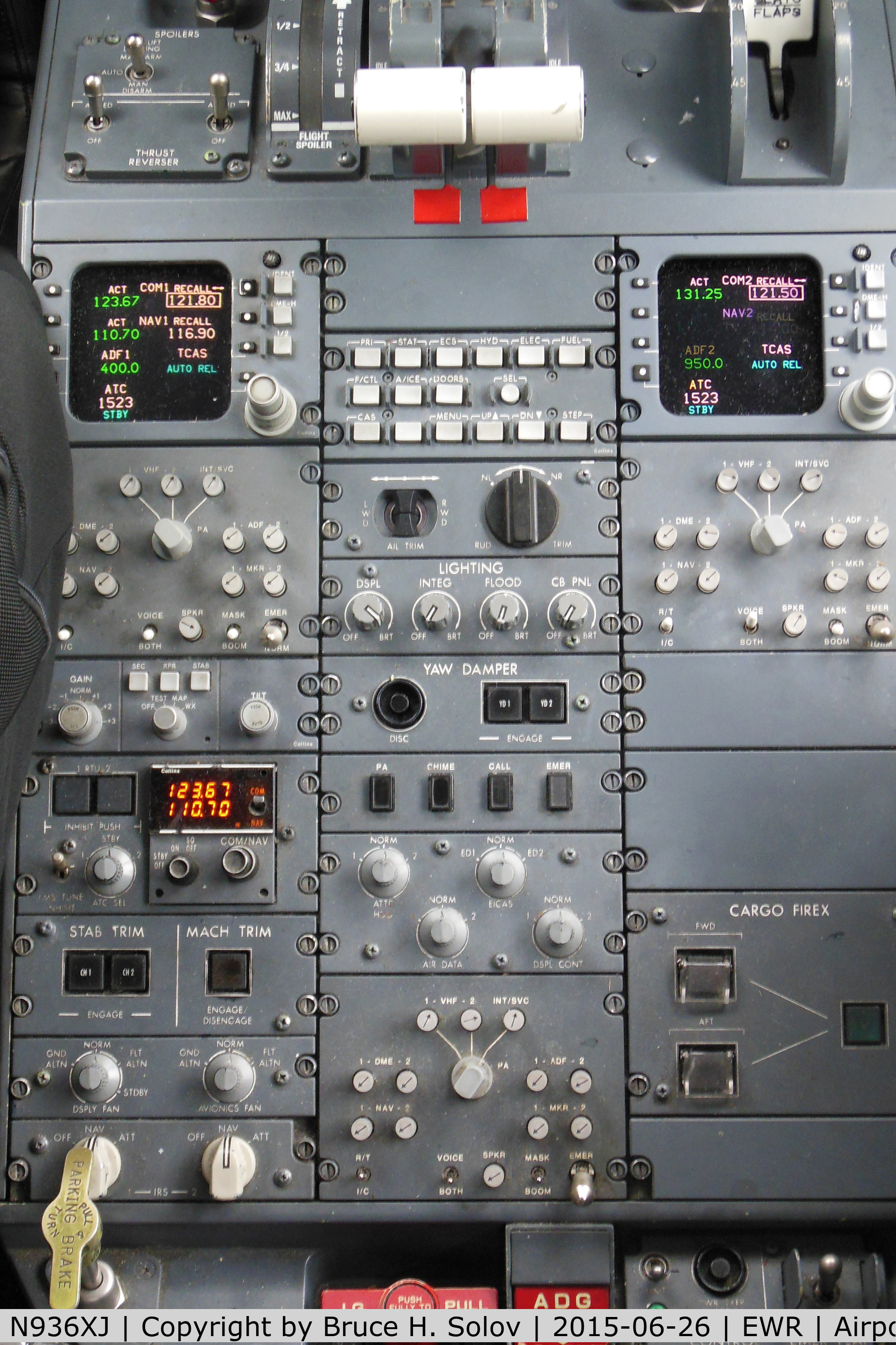 N936XJ, 2008 Bombardier CRJ-900ER (CL-600-2D24) C/N 15201, throttle pedestal