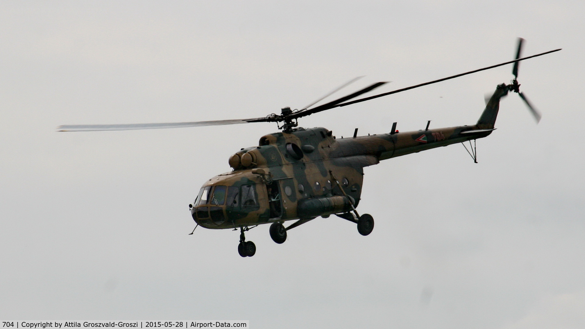 704, 1987 Mil Mi-17 Hip C/N 104M04, Military training base, Újdörögd, Hungary