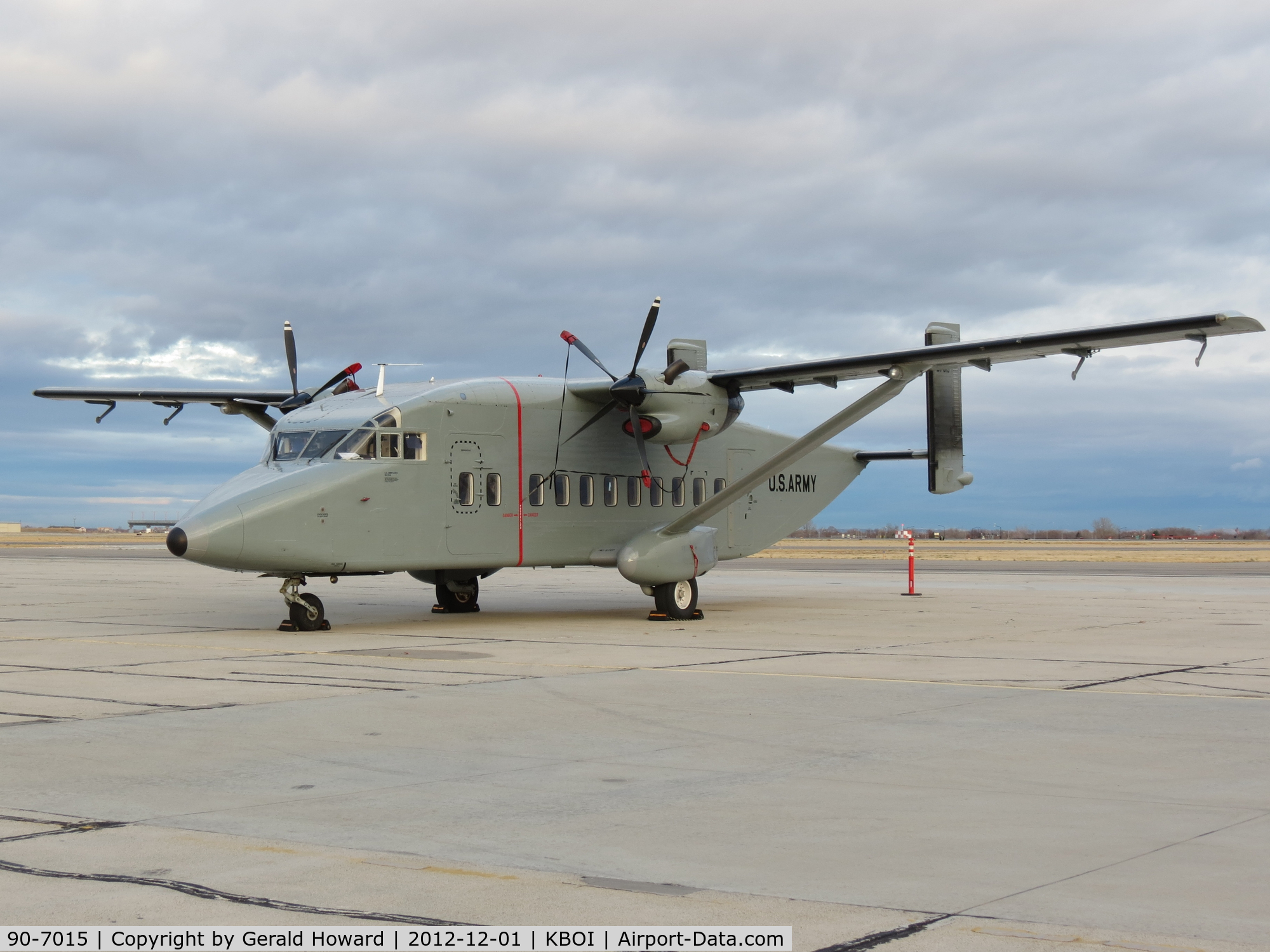 90-7015, Short C-23B Sherpa C/N K-0015, Parked on Western Air's ramp for gas.  MS ArNG, Fort Sill, MS. To AMARC in DEC 2014.