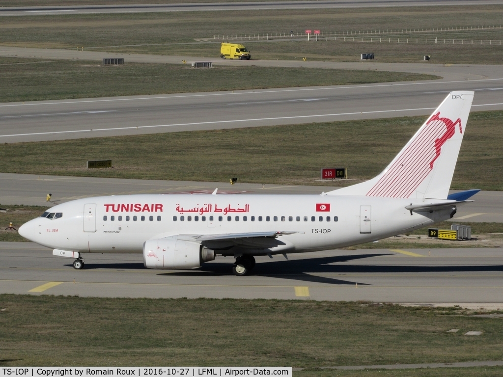 TS-IOP, 2000 Boeing 737-6H3 C/N 29500, Taxiing