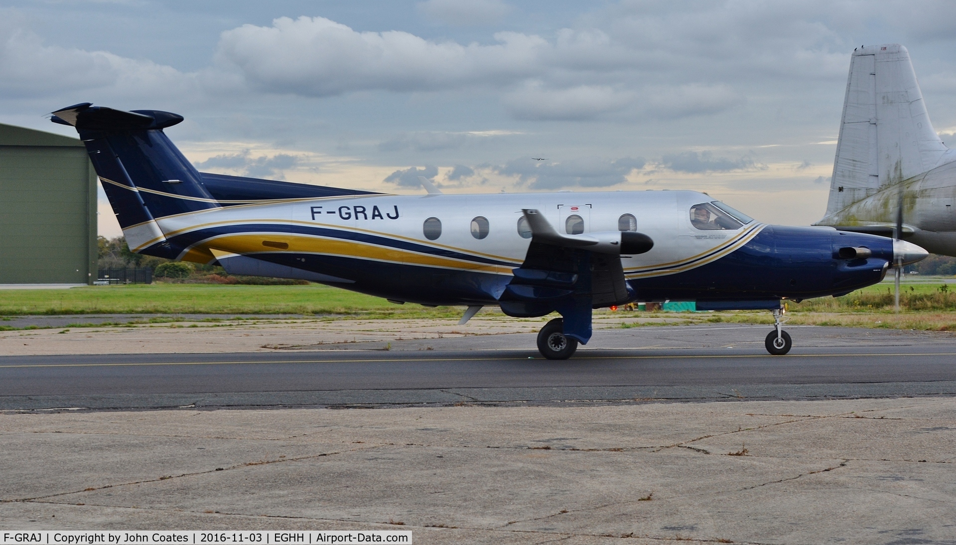 F-GRAJ, 2001 Pilatus PC-12/45 C/N 406, Taxiing from Airtime