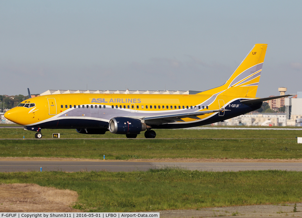 F-GFUF, 1989 Boeing 737-3B3QC C/N 24388, Taxiing holding point rwy 32R for departure