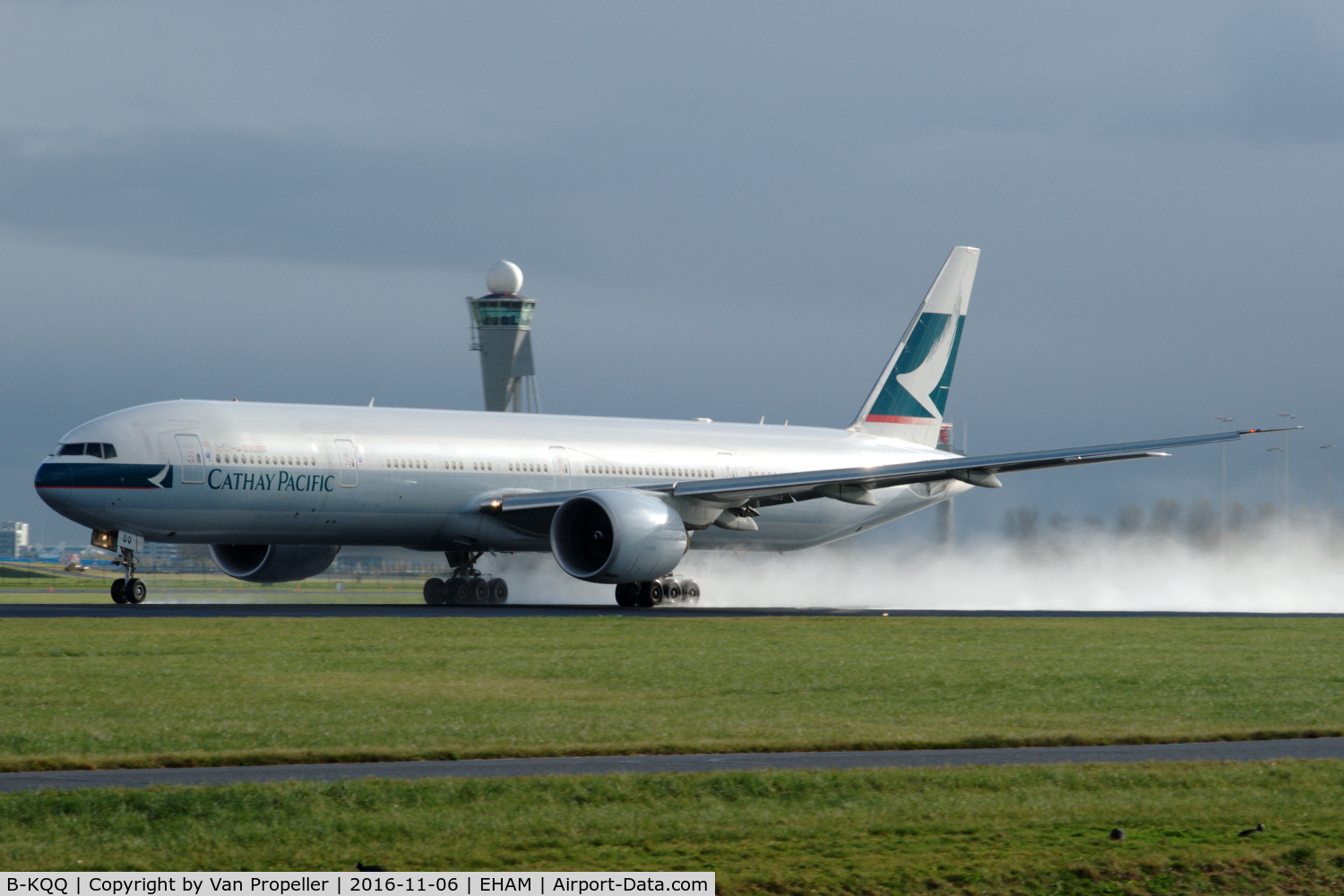 B-KQQ, 2014 Boeing 777-367/ER C/N 41762, Cathay Pacific Airways Boeing 777-367ER taking off from a wet runway at Schiphol airport, the Netherlands