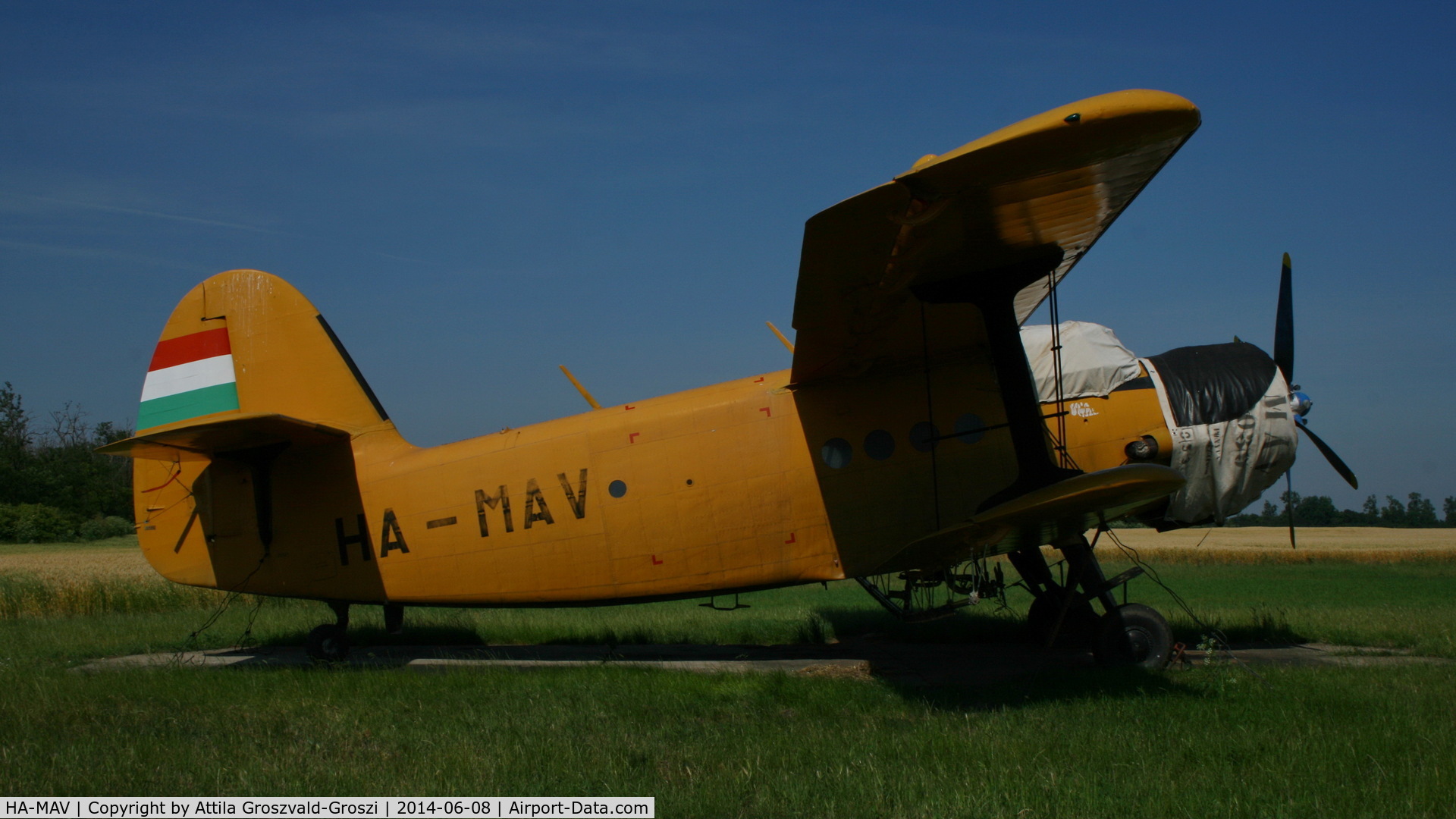 HA-MAV, 1985 PZL-Mielec An-2R C/N 1G211-15, Orosháza agricultural airport and take-off field, Hungary