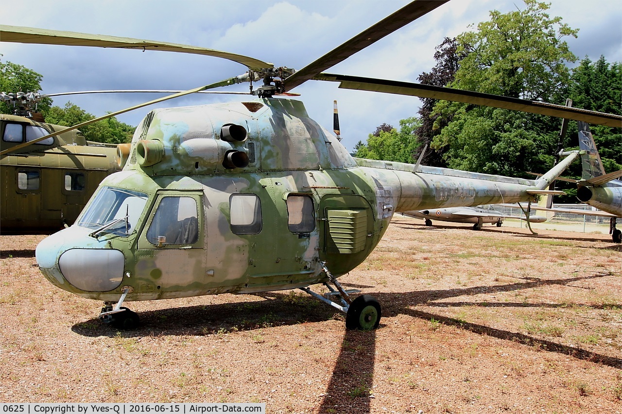 0625, Mil Mi-2M C/N 560625038, Mil Mi-2M, Preserved at Savigny-Les Beaune Museum