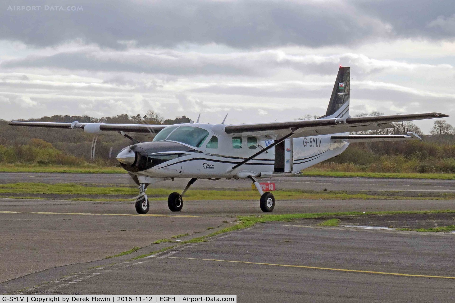 G-SYLV, 2002 Cessna 208B  Grand Caravan C/N 208B0936, Grand Caravan, Skydive Swansea, previously N40753, EC-IEV, D-FAAH, UR-CEGC, D-FAAH, seen taxxing in following parachute operations.