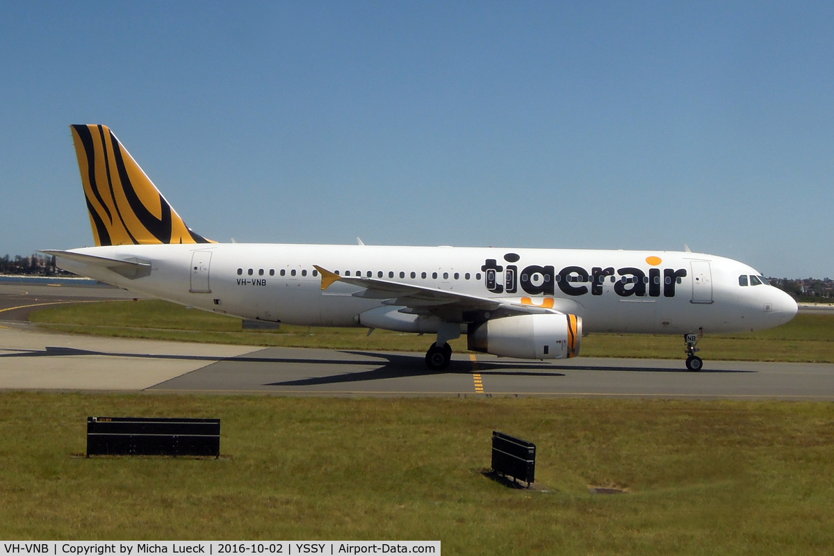 VH-VNB, 2006 Airbus A320-232 C/N 2906, At Mascot