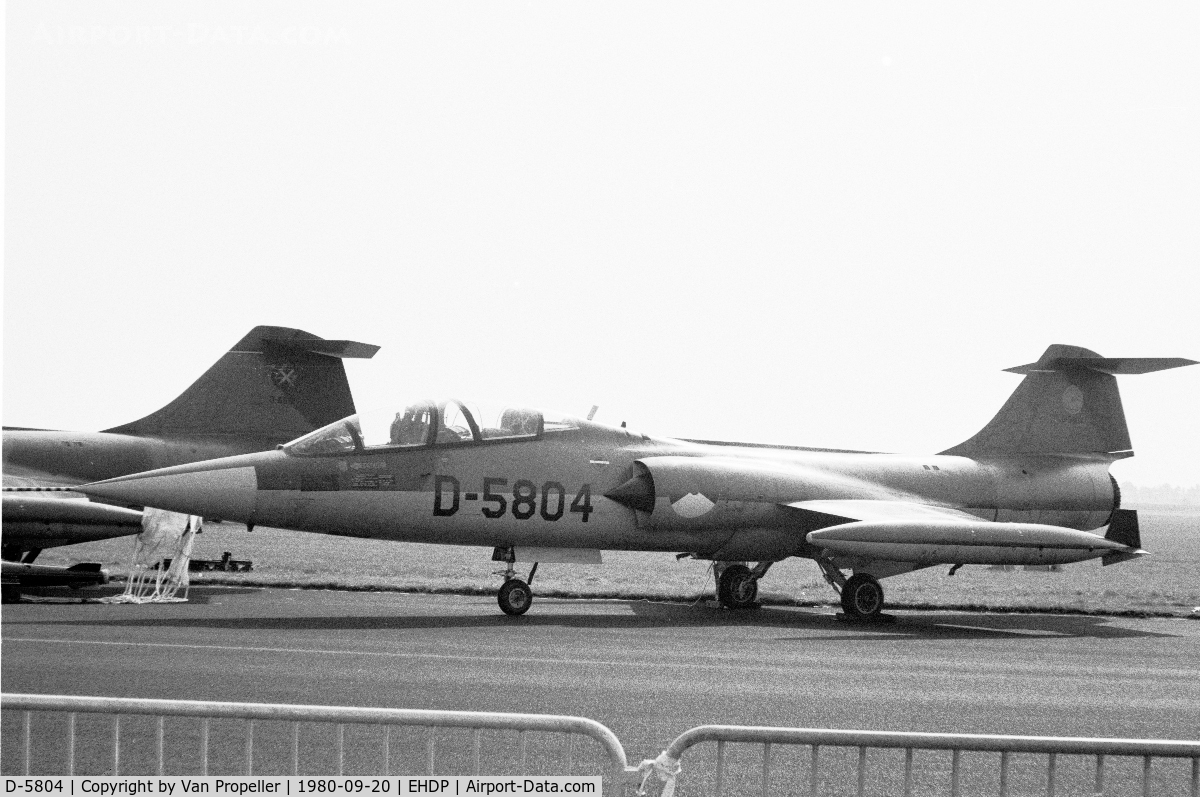 D-5804, Lockheed TF-104G Starfighter C/N 583E-5804, Lockheed TF-104G Starfighter of the Royal Netherlands Air Force at De Peel air base, the Netherlands, 1980