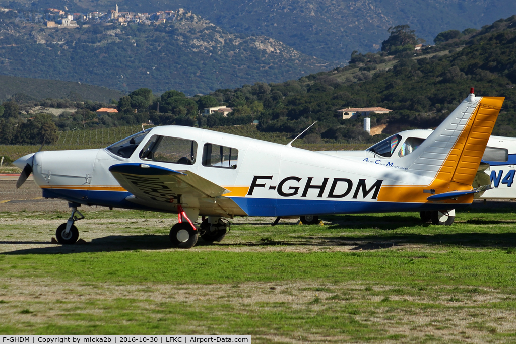 F-GHDM, Piper PA-28-161 Cadet C/N 28-41263, Parked