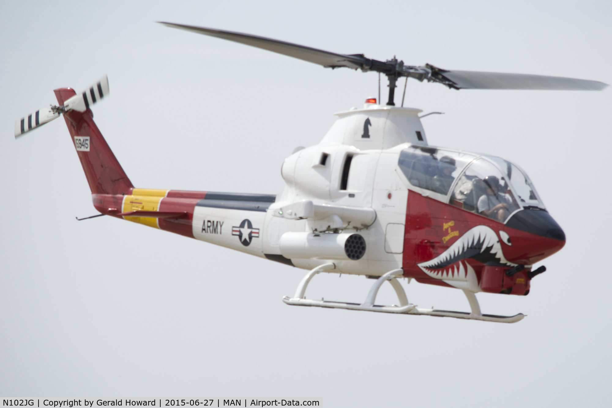 N102JG, 1970 Bell AH-1G Cobra C/N 20889, Low approach over RWY 29.