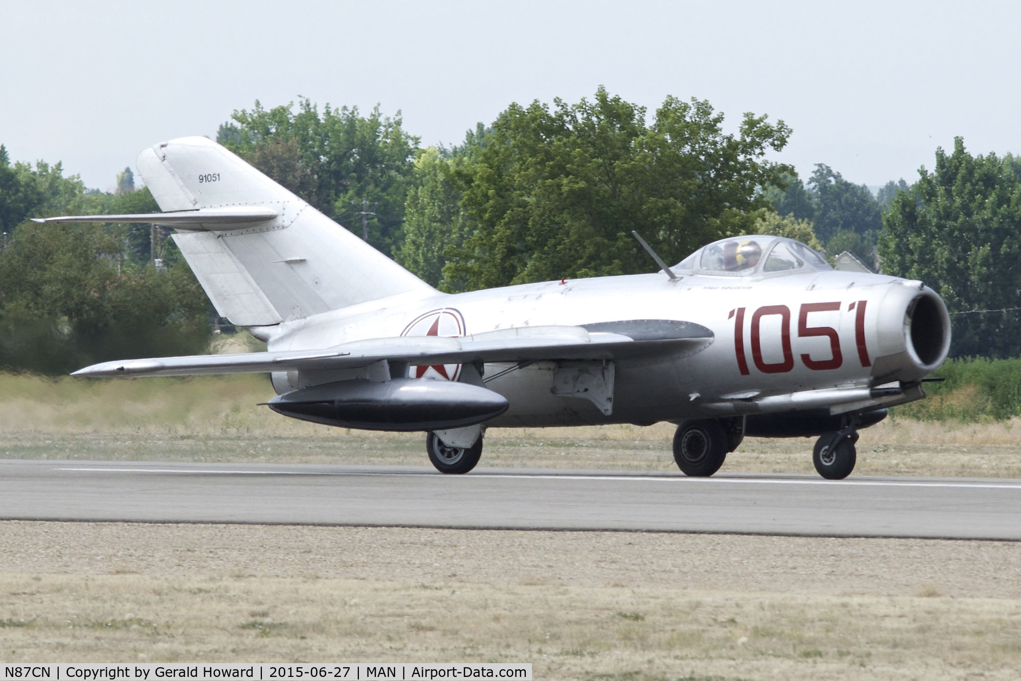 N87CN, Mikoyan-Gurevich MiG-15 C/N 910-51, Starting take off roll.