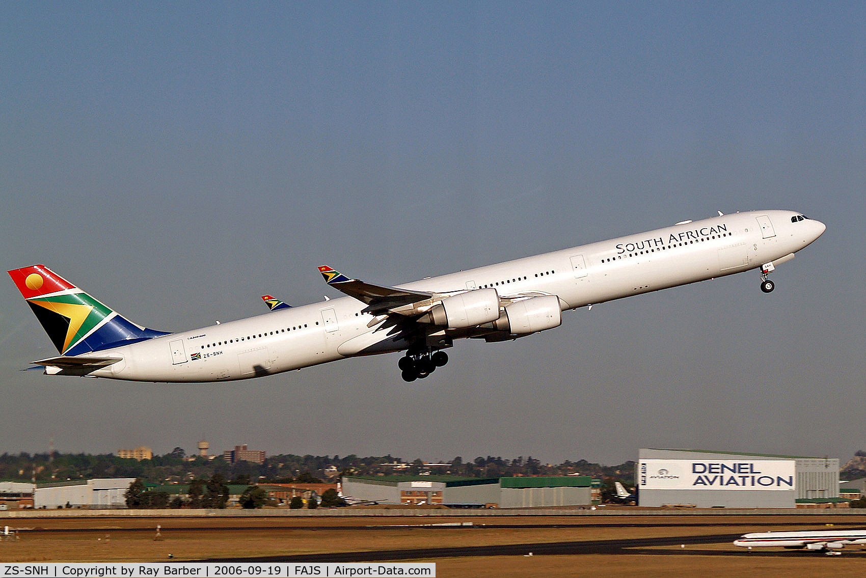 ZS-SNH, 2005 Airbus A340-642 C/N 626, Airbus A340-642 [626] (South African Airways) Johannesburg Int~ZS 19/09/2006