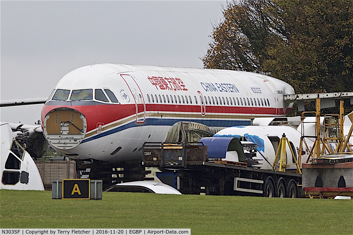 N303SF, 2000 Airbus A319-112 C/N 1303, 2000 Airbus A319-112, c/n: 1303 of China Eastern at Kemble being scrapped