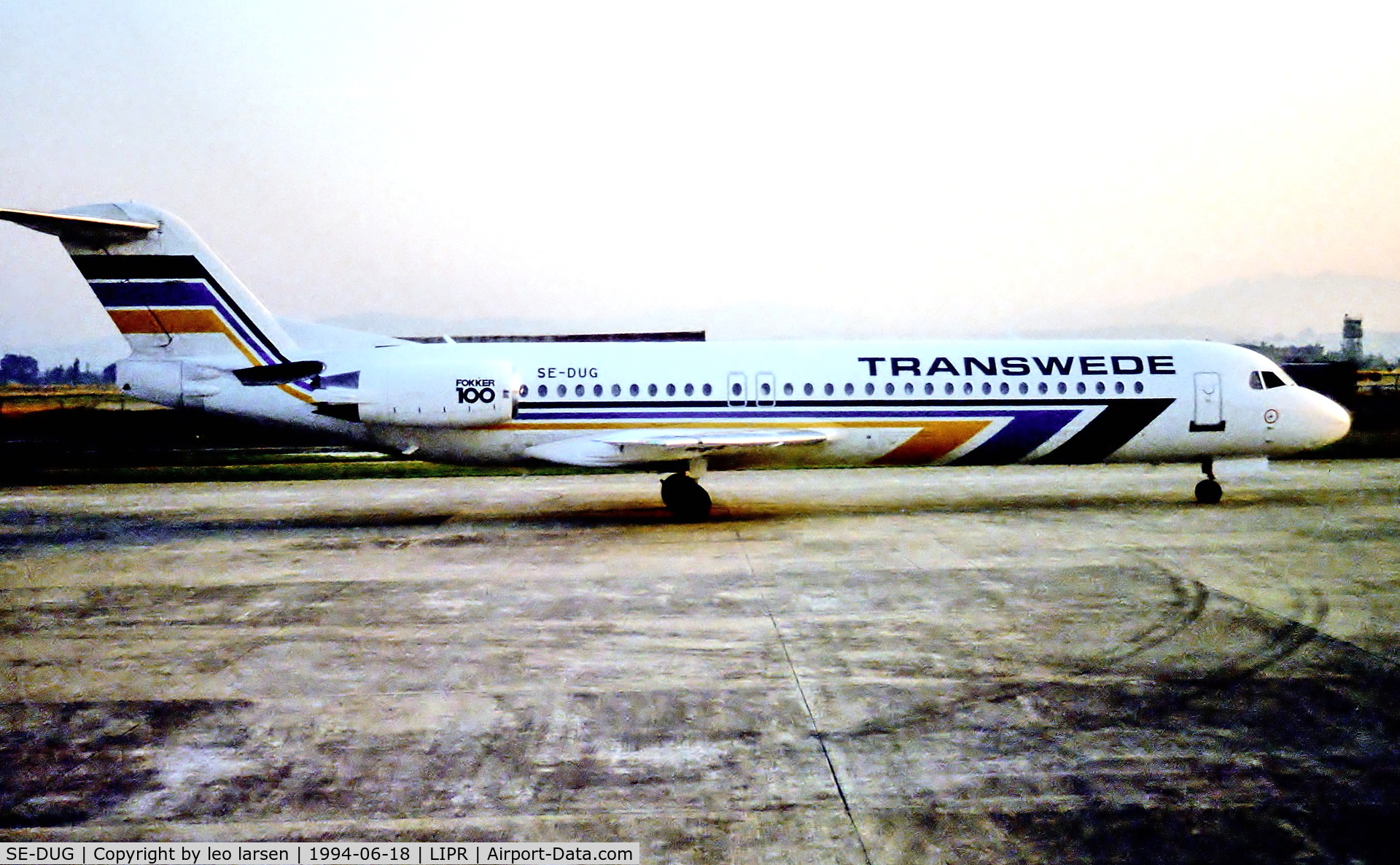 SE-DUG, 1991 Fokker 100 (F-28-0100) C/N 11330, Rimini 18.6.94