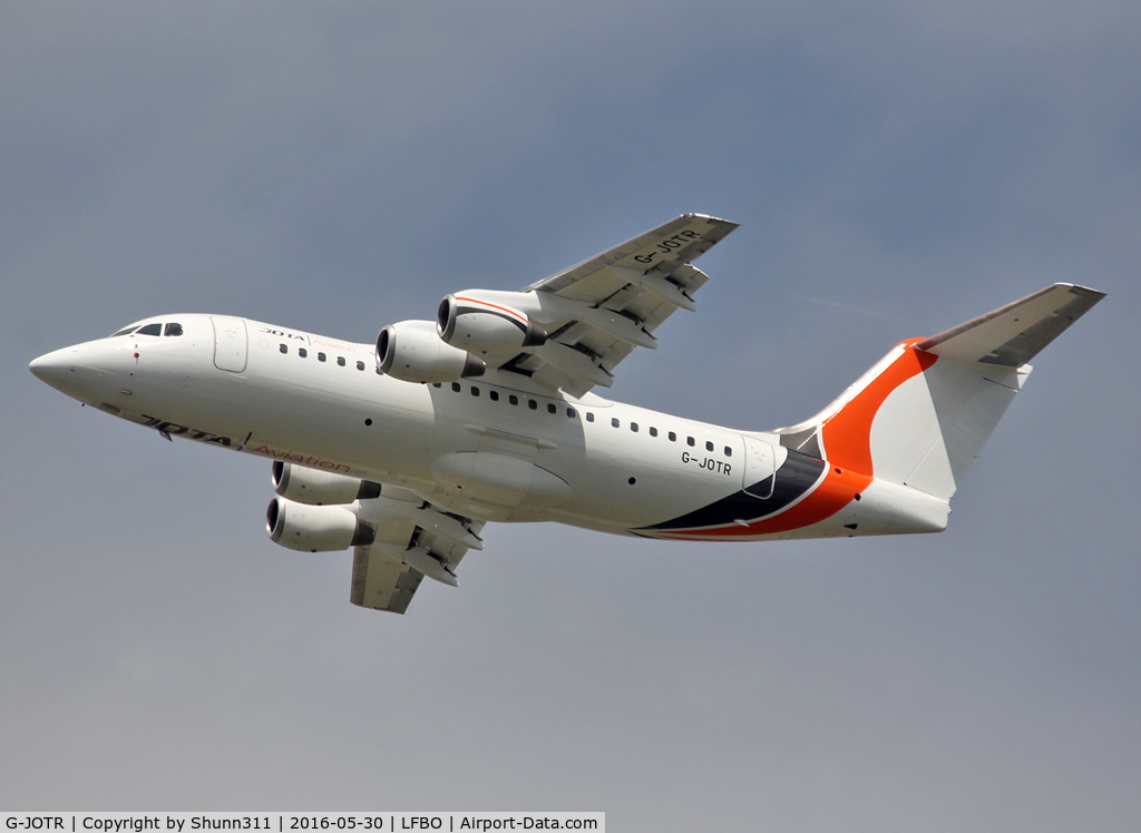 G-JOTR, 1996 British Aerospace Avro 146-RJ85 C/N E.2294, Taking off from rwy 32R