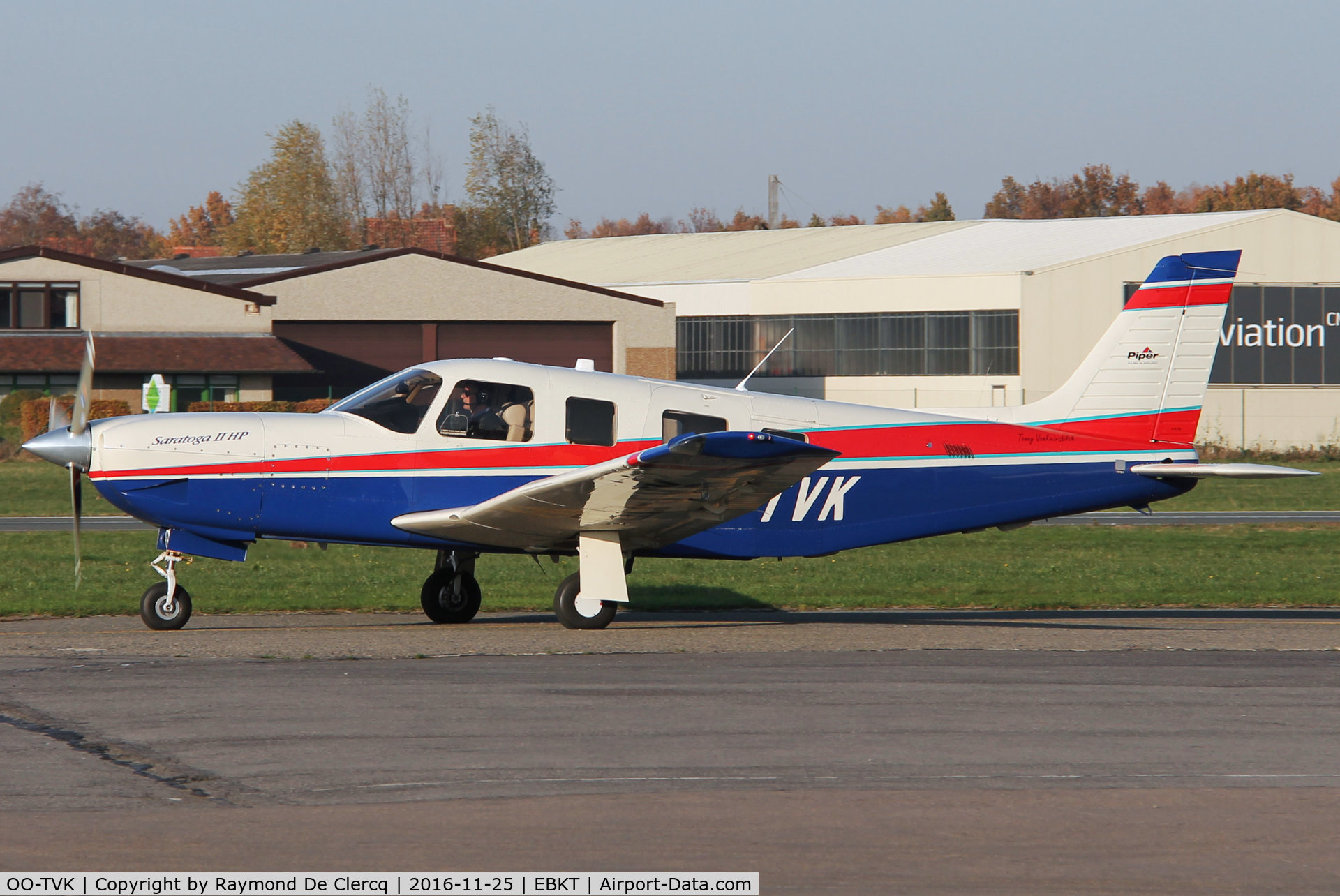 OO-TVK, Piper PA-32R-301 Saratoga C/N 3246141, Taxiing at Wevelgem.