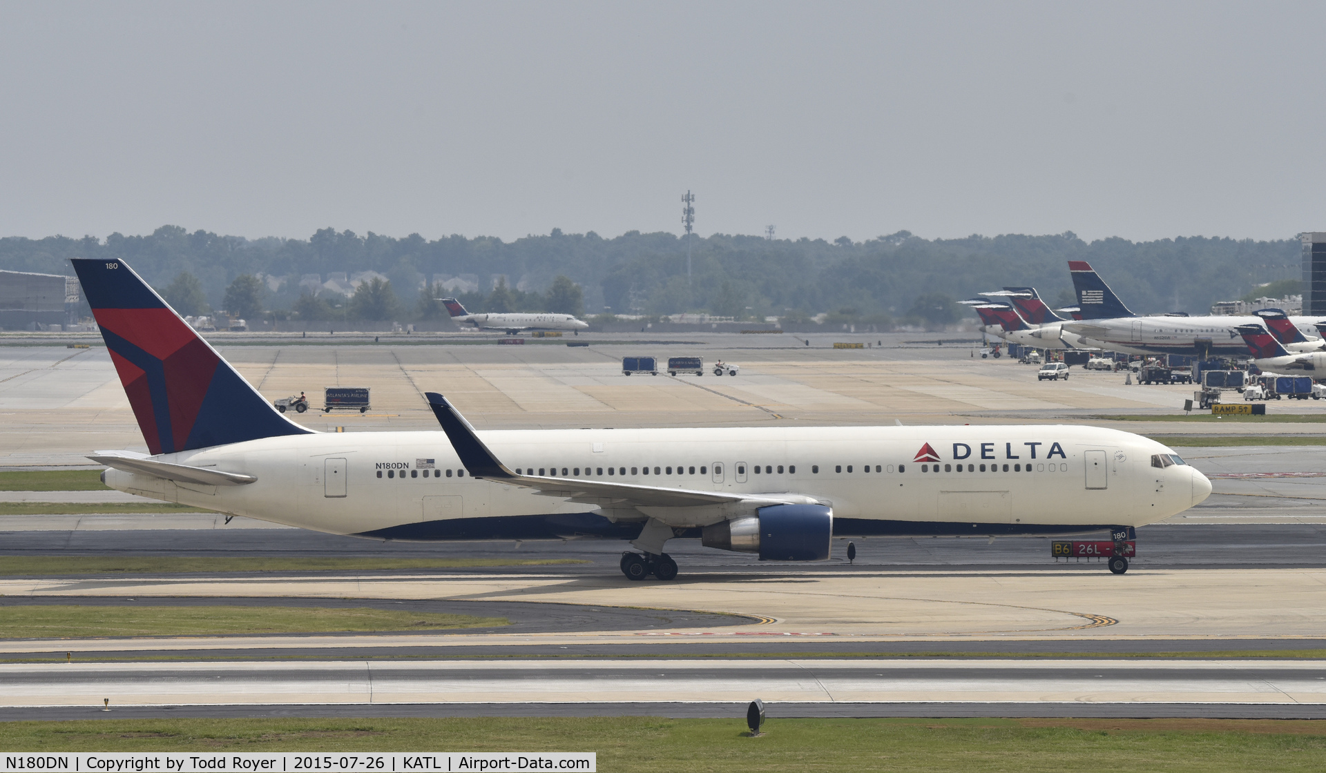N180DN, 1992 Boeing 767-332 C/N 25985, Arriving at Atlanta