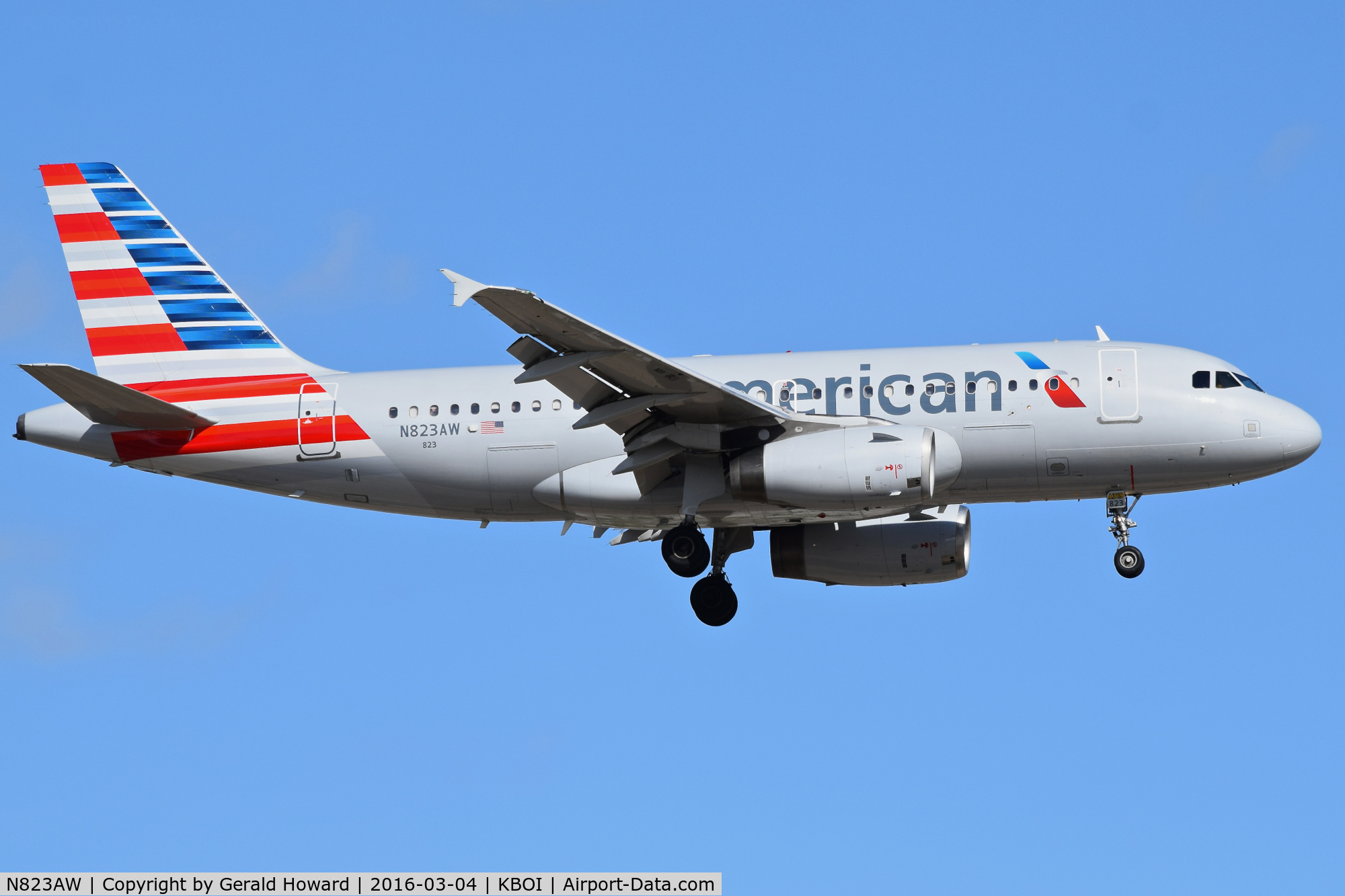 N823AW, 2001 Airbus A319-132 C/N 1463, On final for RWY 10:.