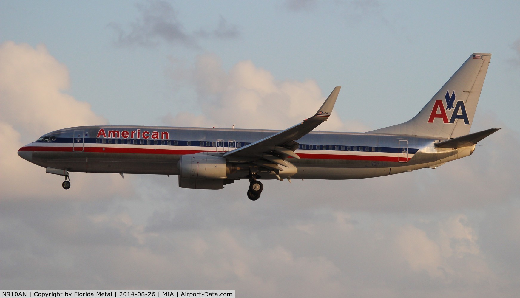 N910AN, 1999 Boeing 737-823 C/N 29512, American