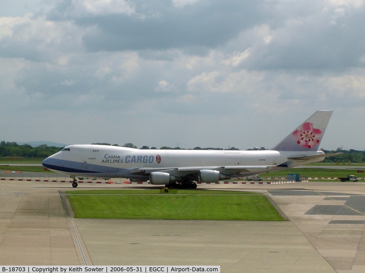 B-18703, 2000 Boeing 747-409F/SCD C/N 30761, Taken through tinted glass